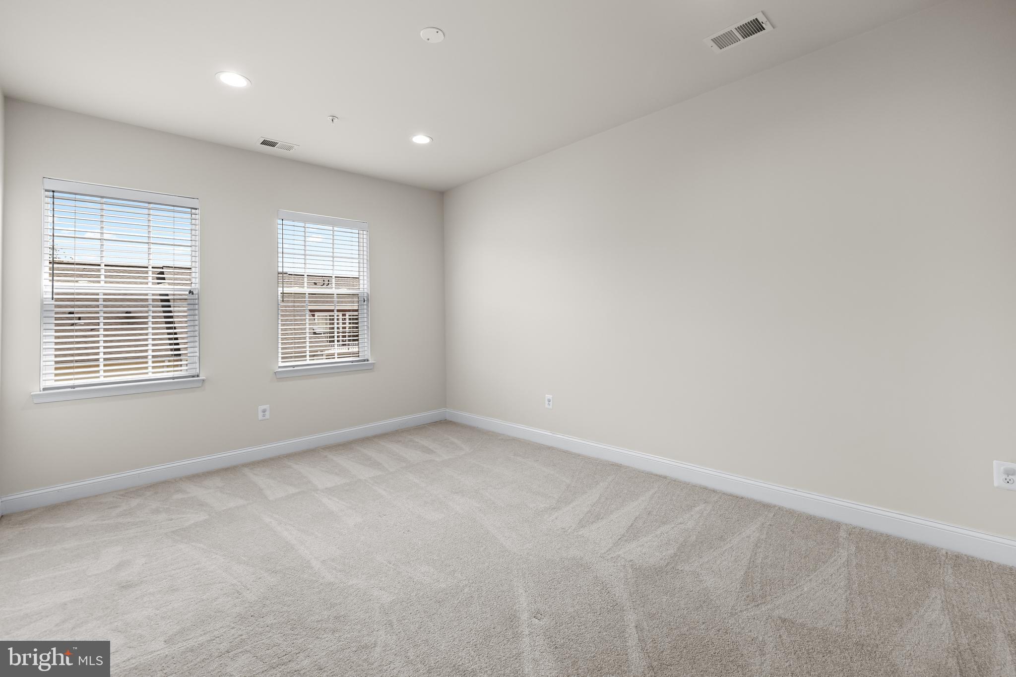 5851 Donovan Ln