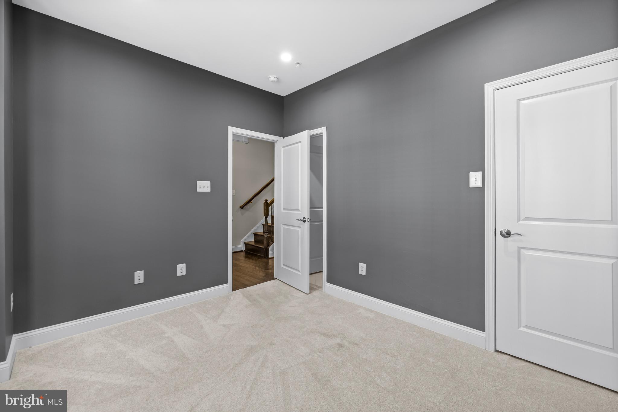5851 Donovan Ln