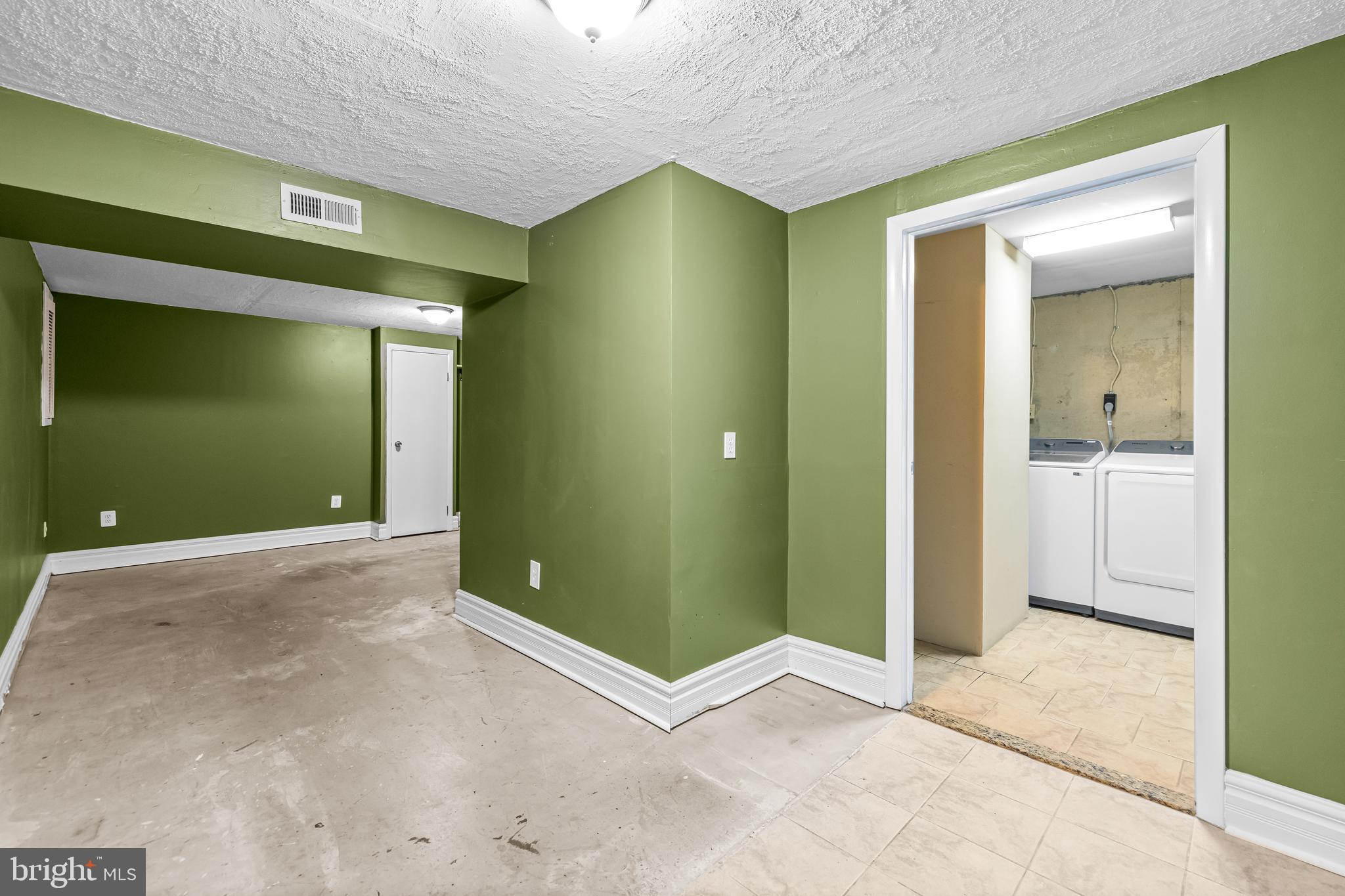 9204 Connell Ct