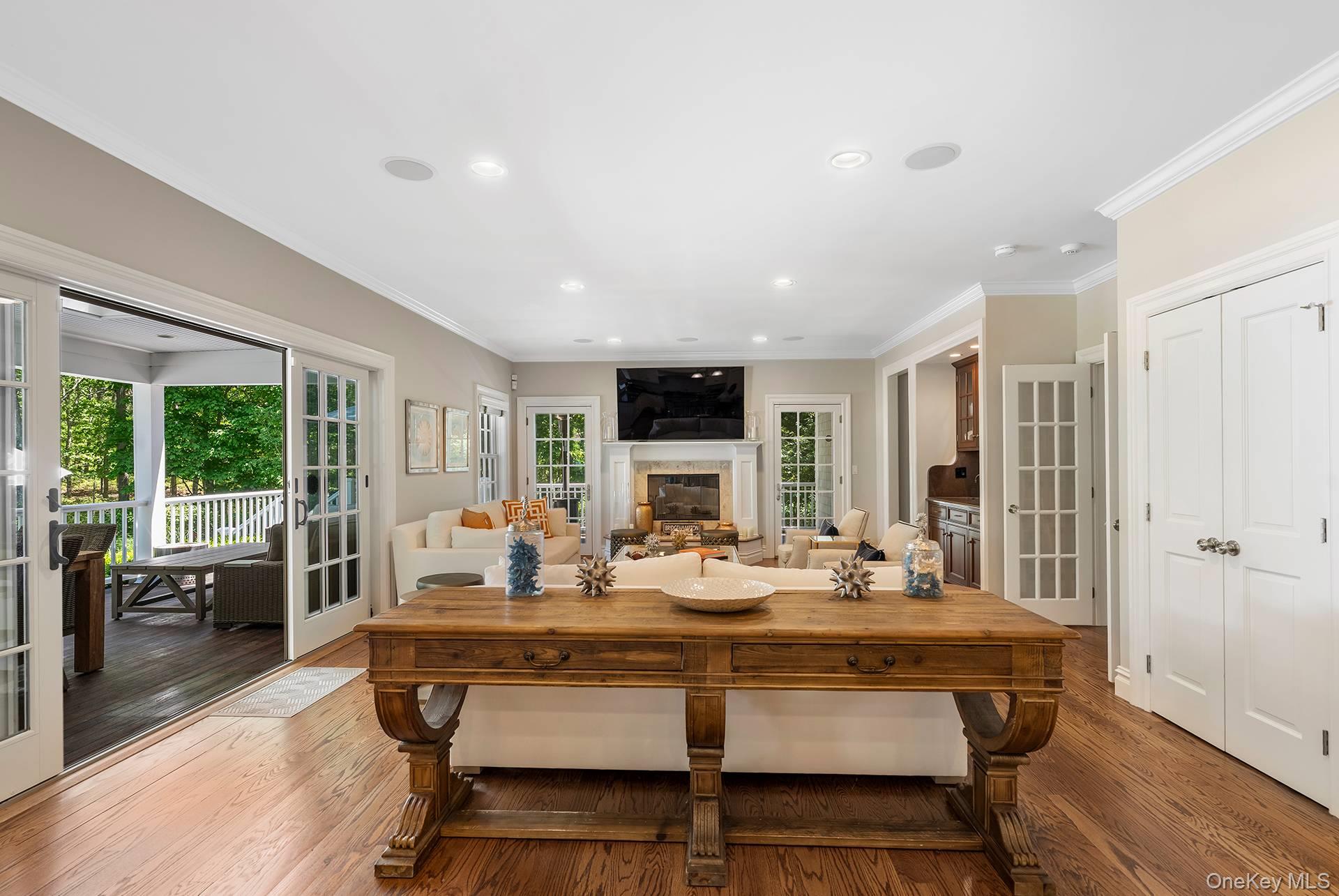 6 Woodruff Lane