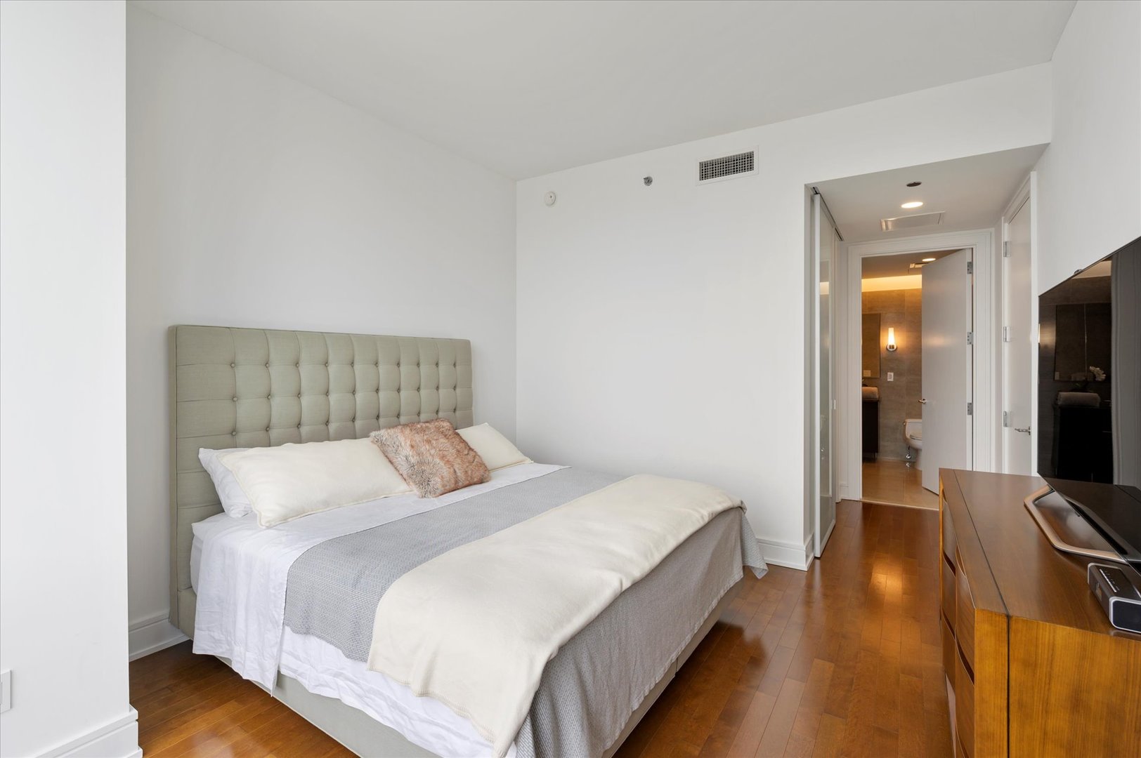 401 N Wabash Avenue Unit: 60B