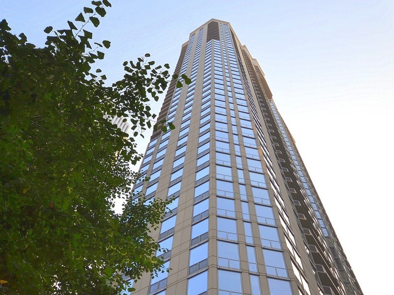 222 N COLUMBUS Drive Unit: 507