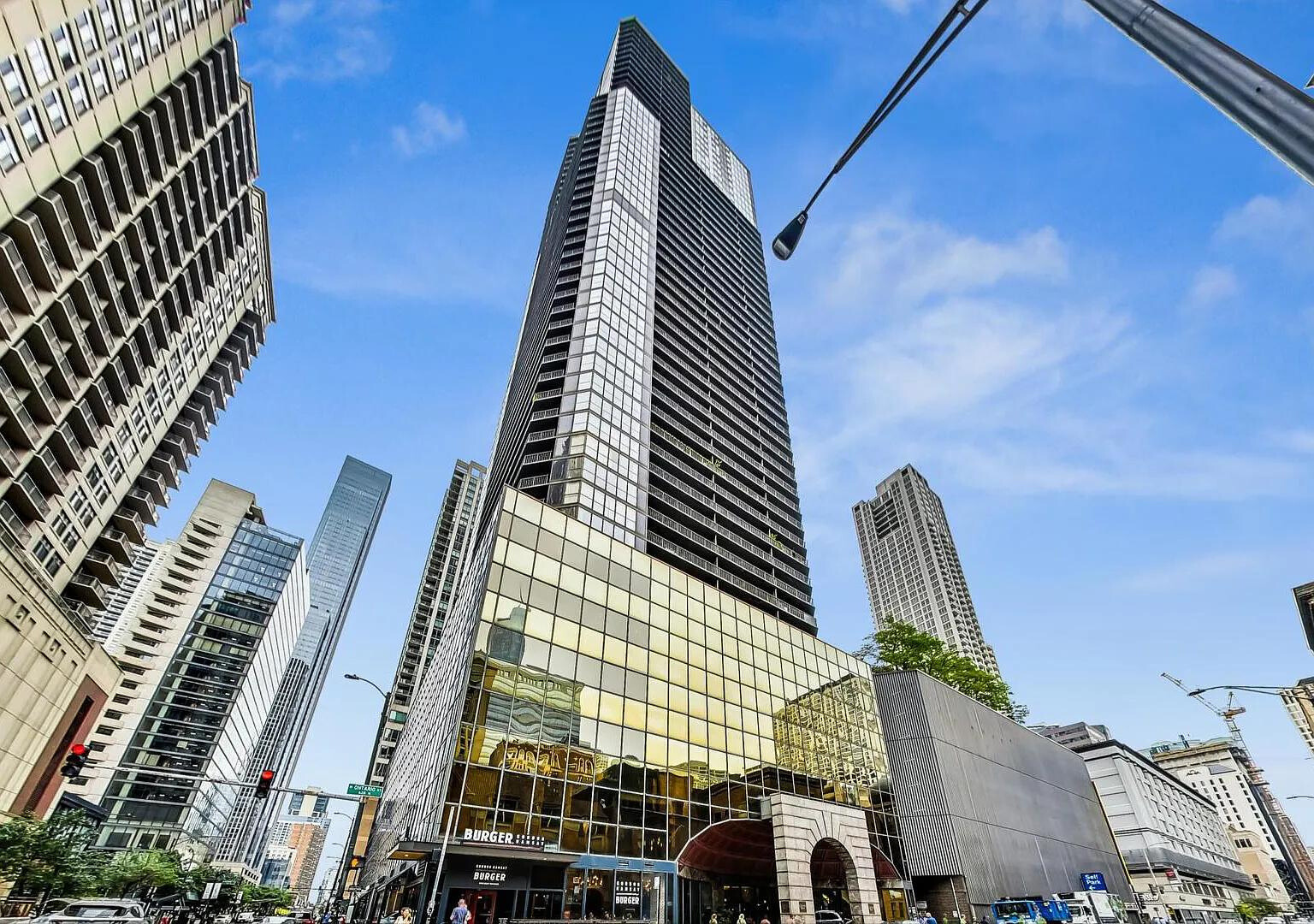 10 E ONTARIO Street Unit: 2401