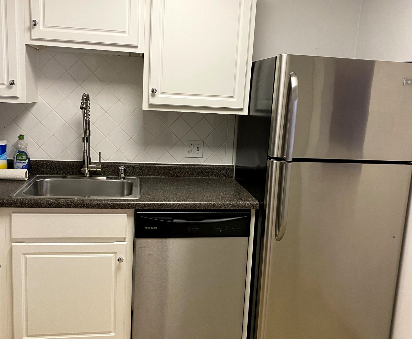 10 E ONTARIO Street Unit: 2401