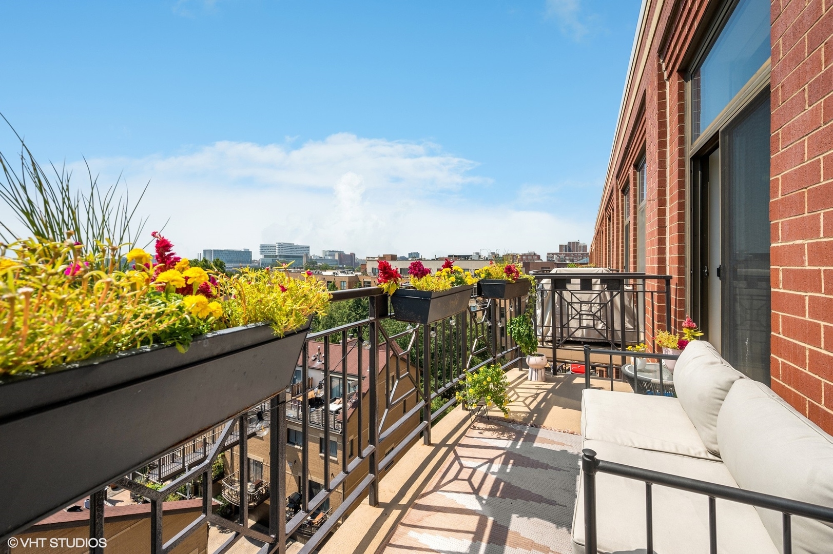 1301 W Madison Street Unit: 610
