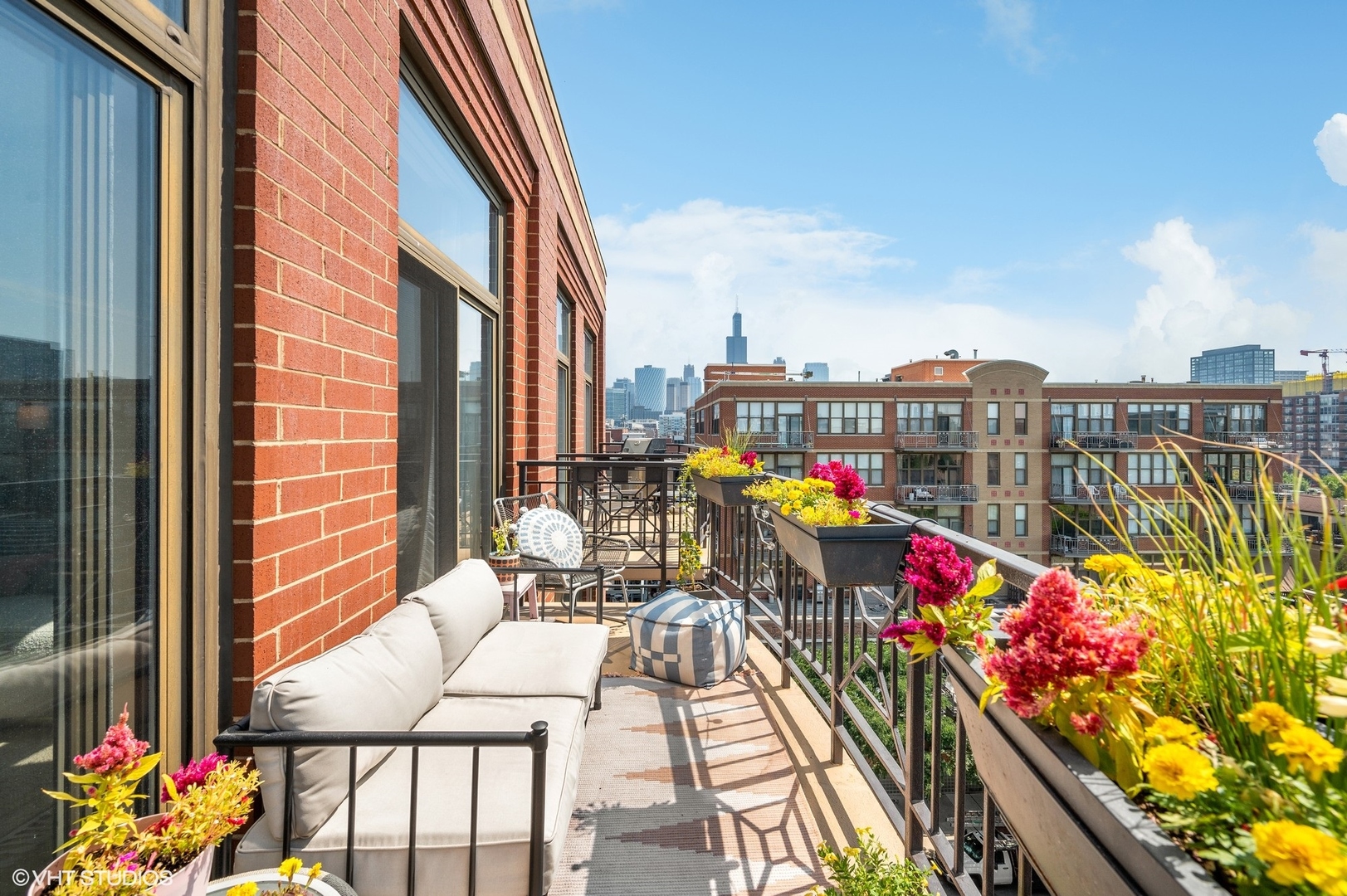 1301 W Madison Street Unit: 610
