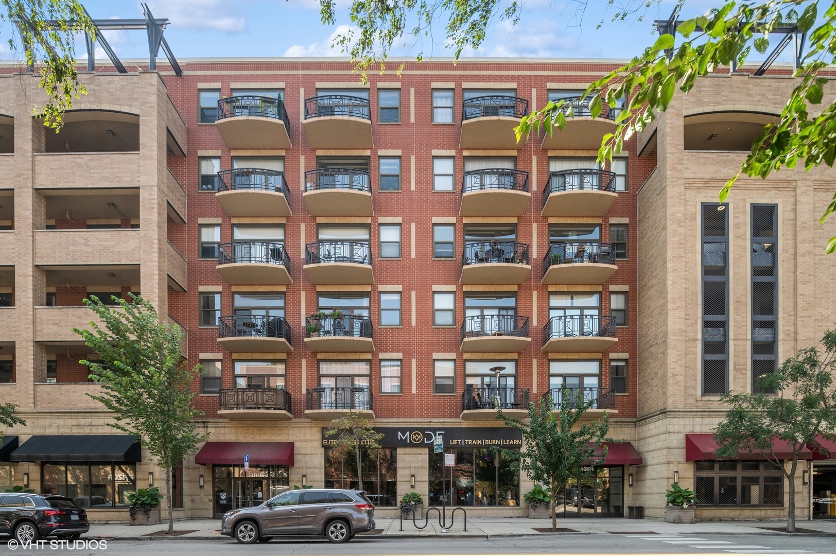 1301 W Madison Street Unit: 610