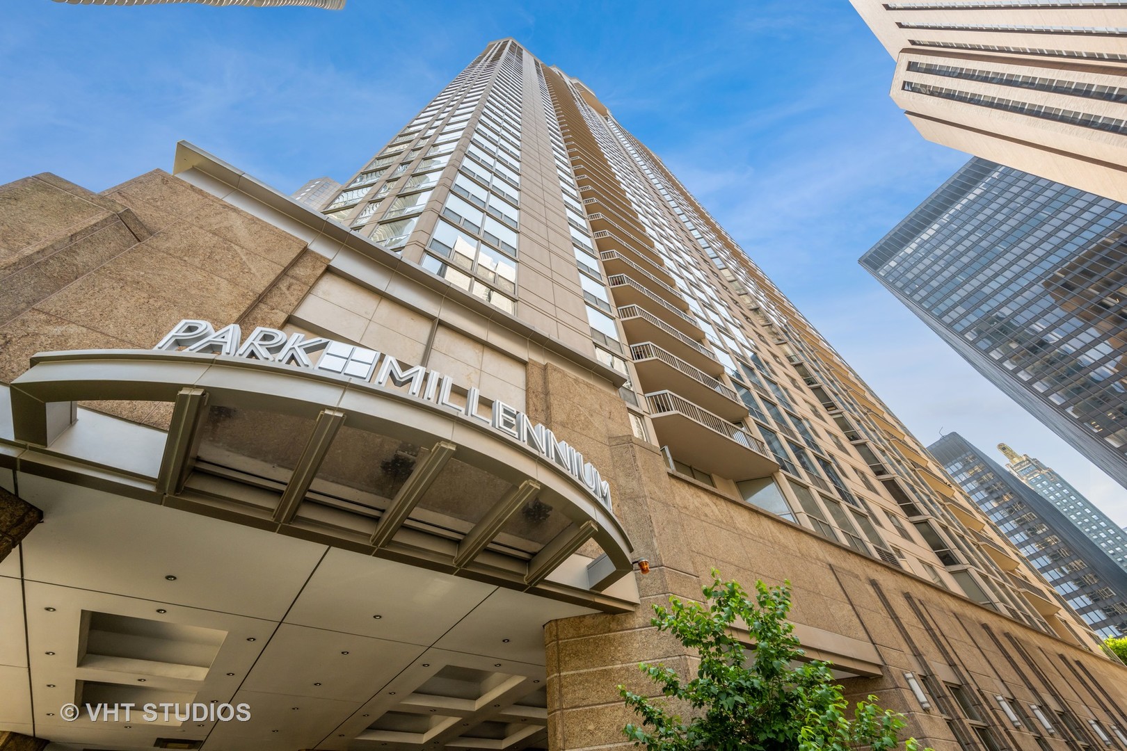 222 N Columbus Drive Unit: 2008