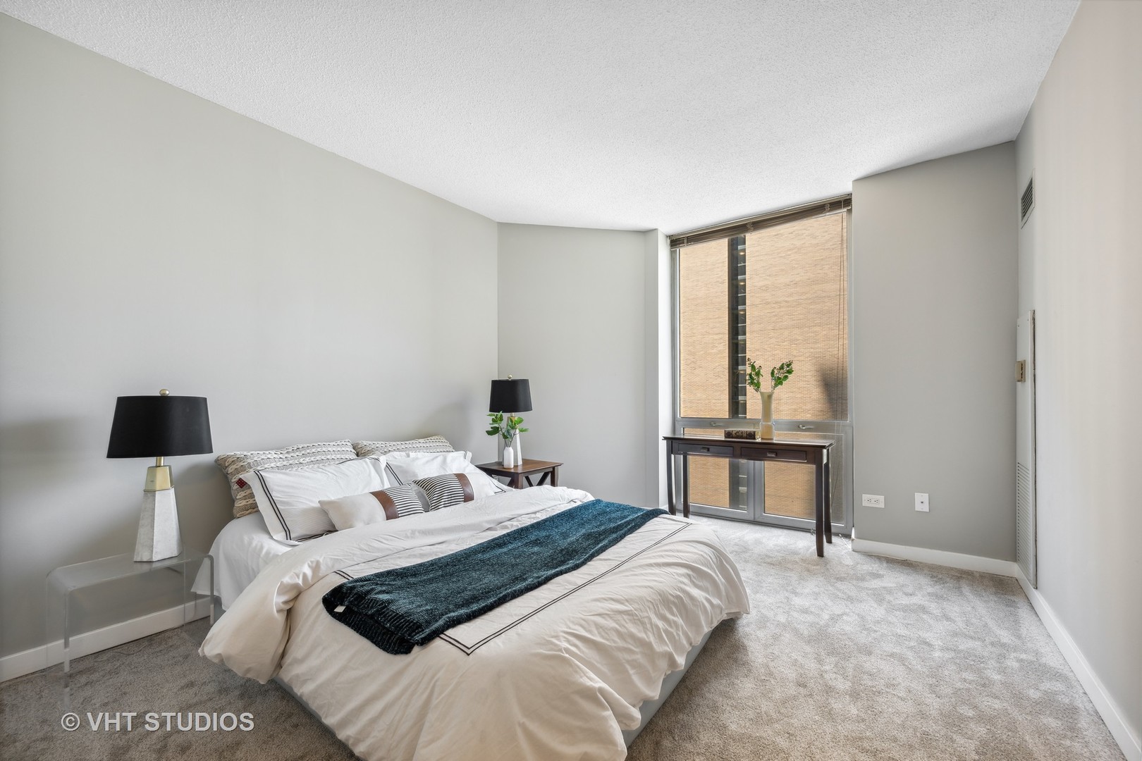 222 N Columbus Drive Unit: 2008