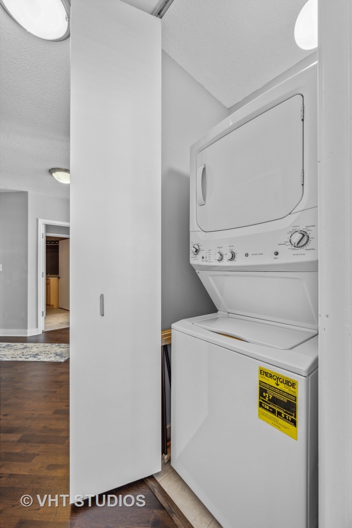 222 N Columbus Drive Unit: 2008