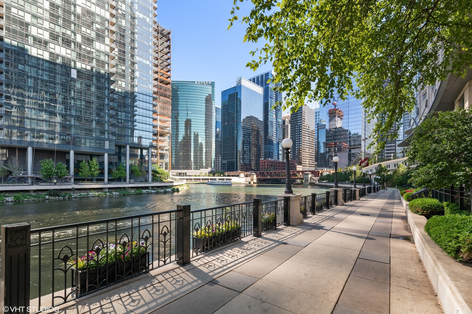 345 N Canal Street Unit: 1601