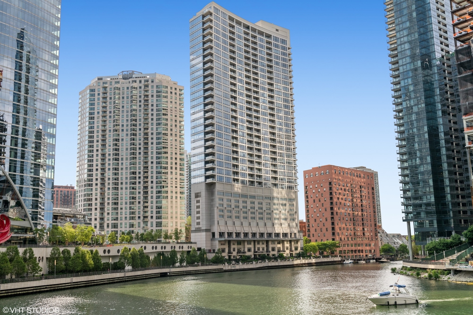 345 N Canal Street Unit: 1601