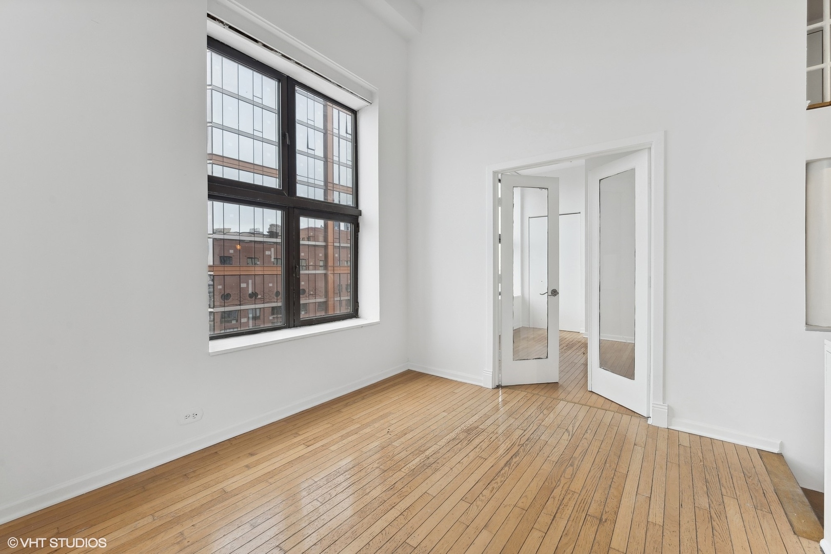345 N Canal Street Unit: 1601