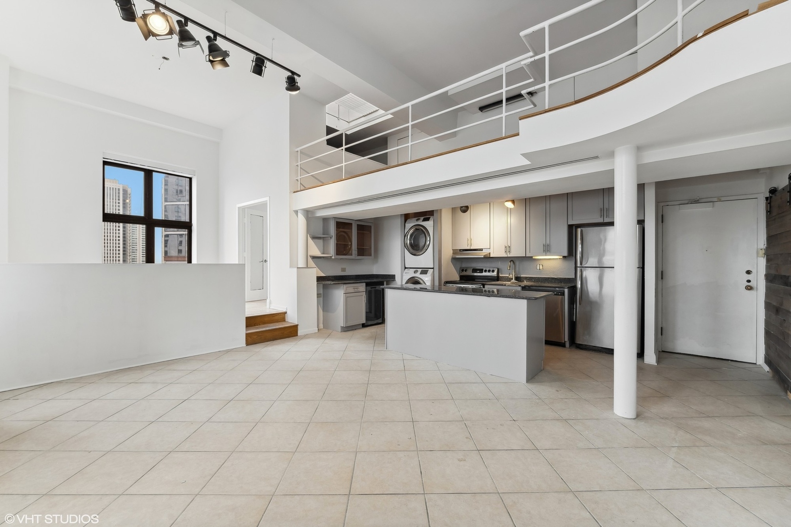 345 N Canal Street Unit: 1601