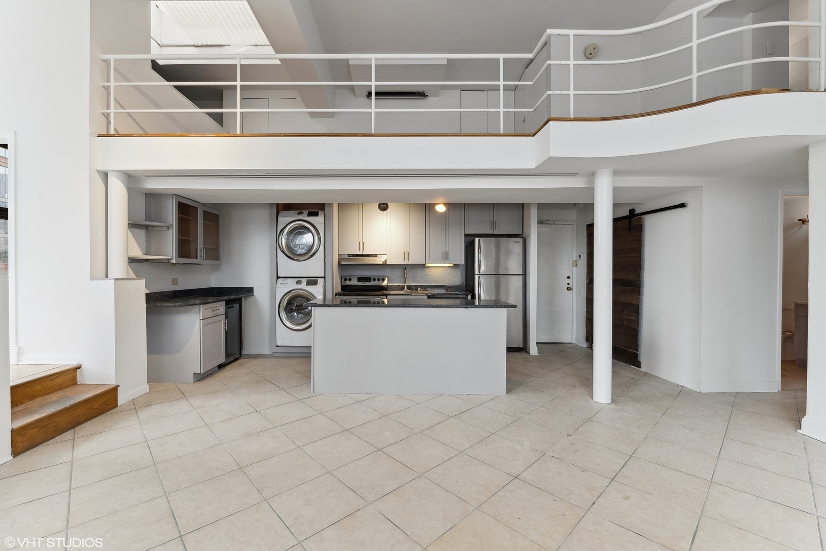 345 N Canal Street Unit: 1601