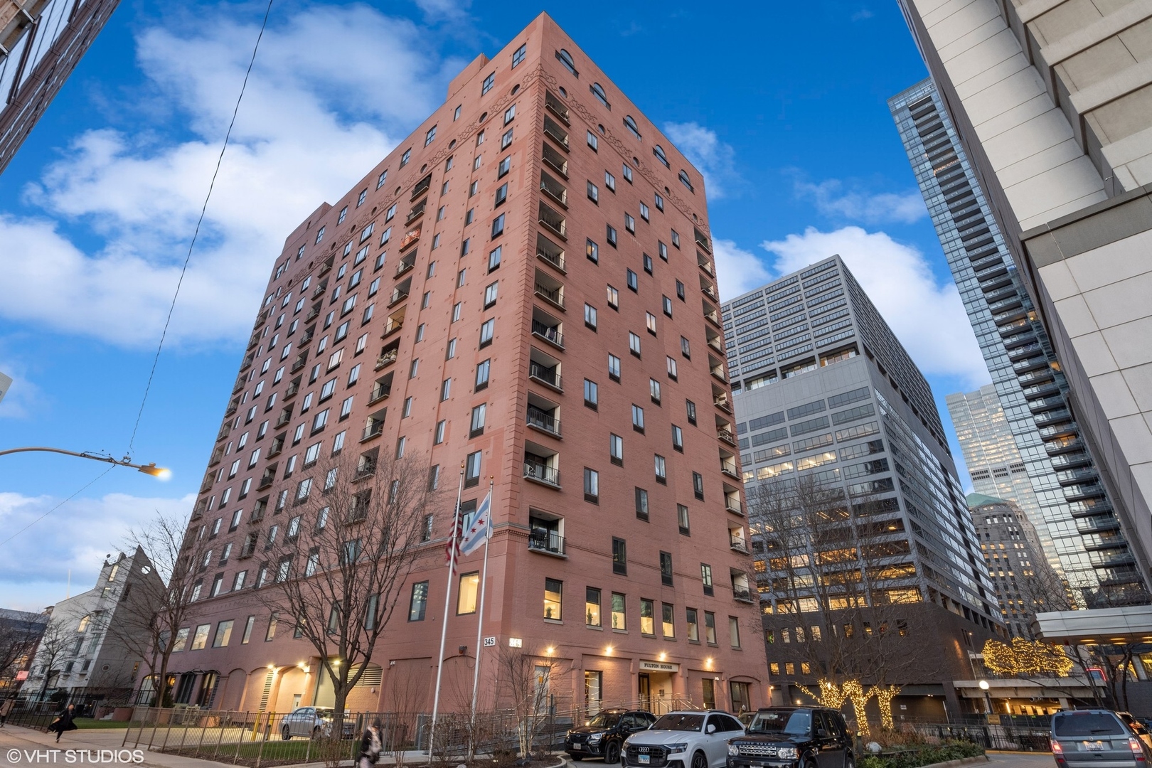 345 N Canal Street Unit: 1601