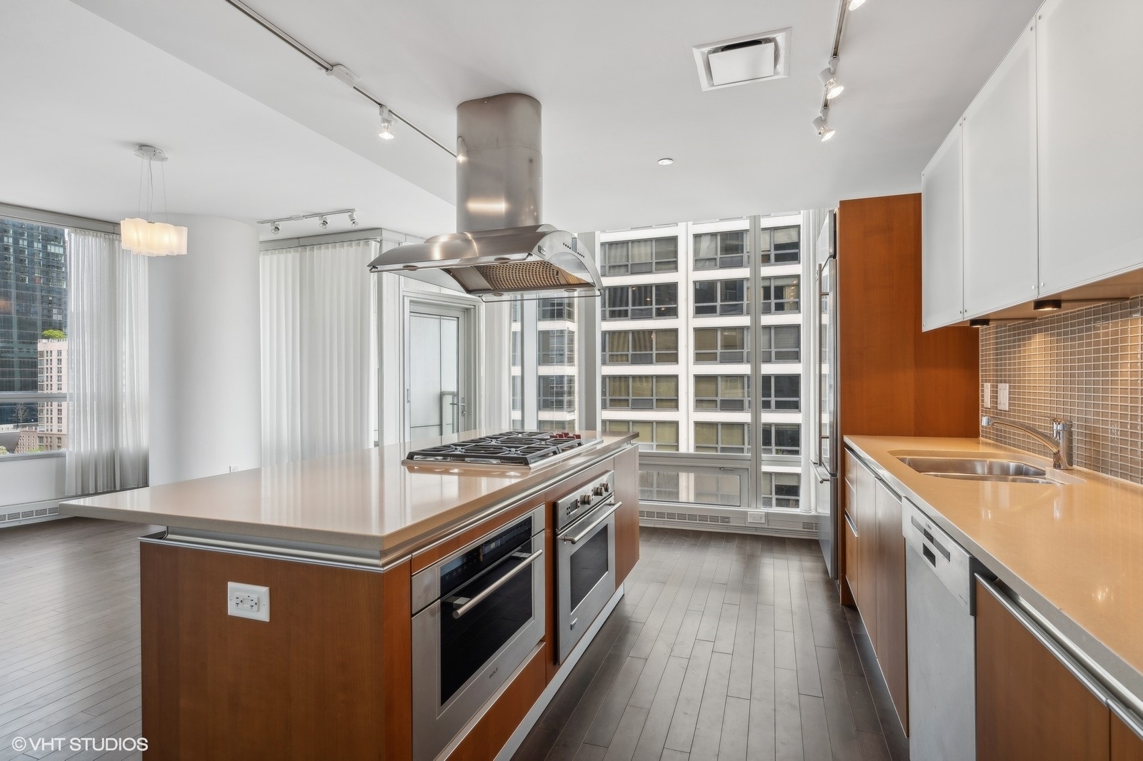 340 E Randolph Street Unit: 500