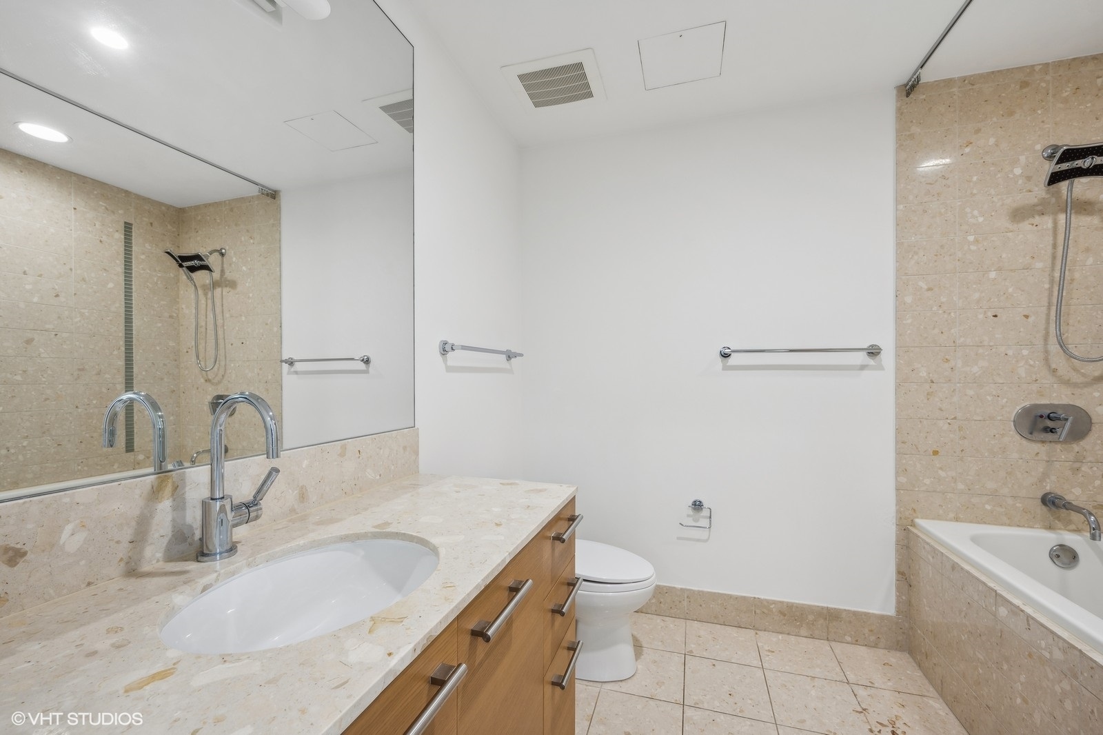 340 E Randolph Street Unit: 500