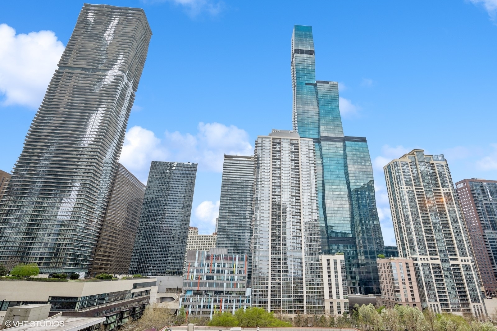 340 E Randolph Street Unit: 500