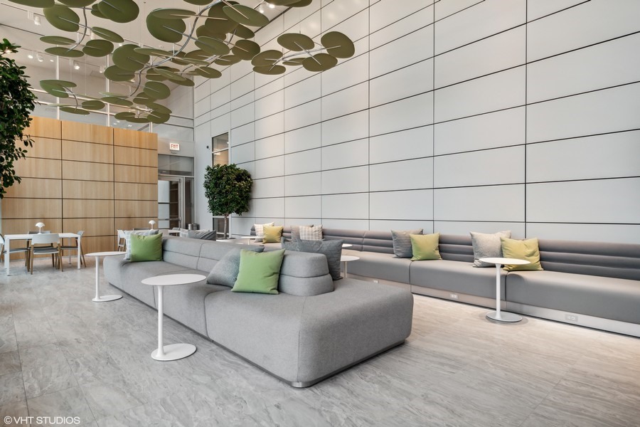 340 E Randolph Street Unit: 500