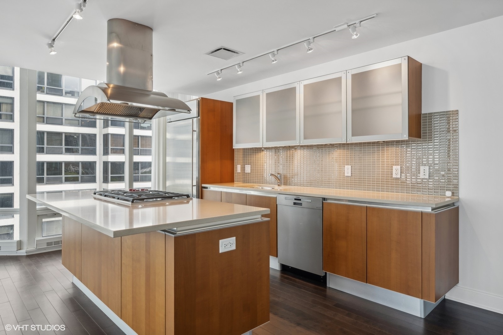 340 E Randolph Street Unit: 500