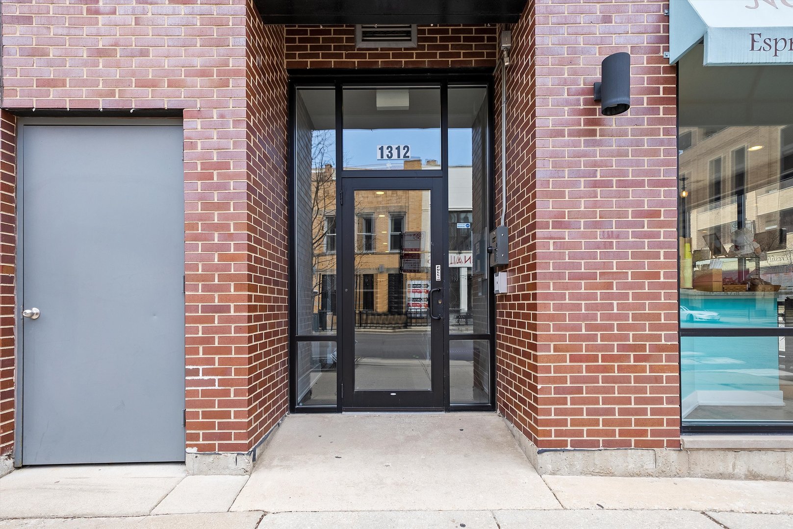 1312 W Madison Street Unit: 3B