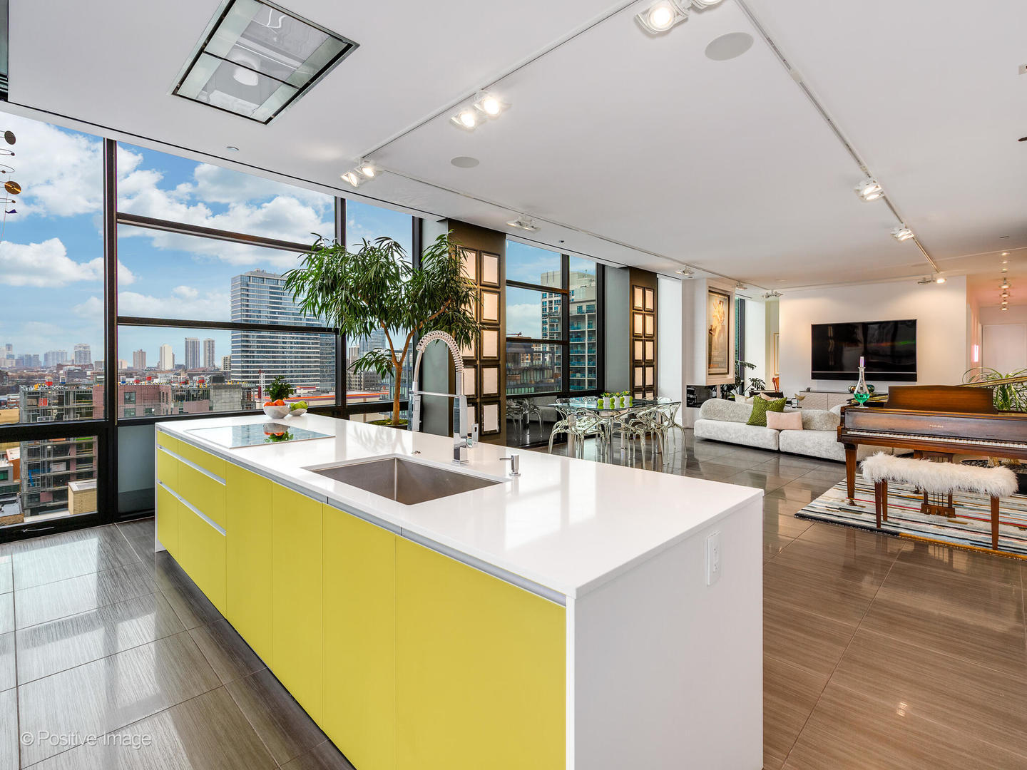 400 W Huron Street Unit: 1003