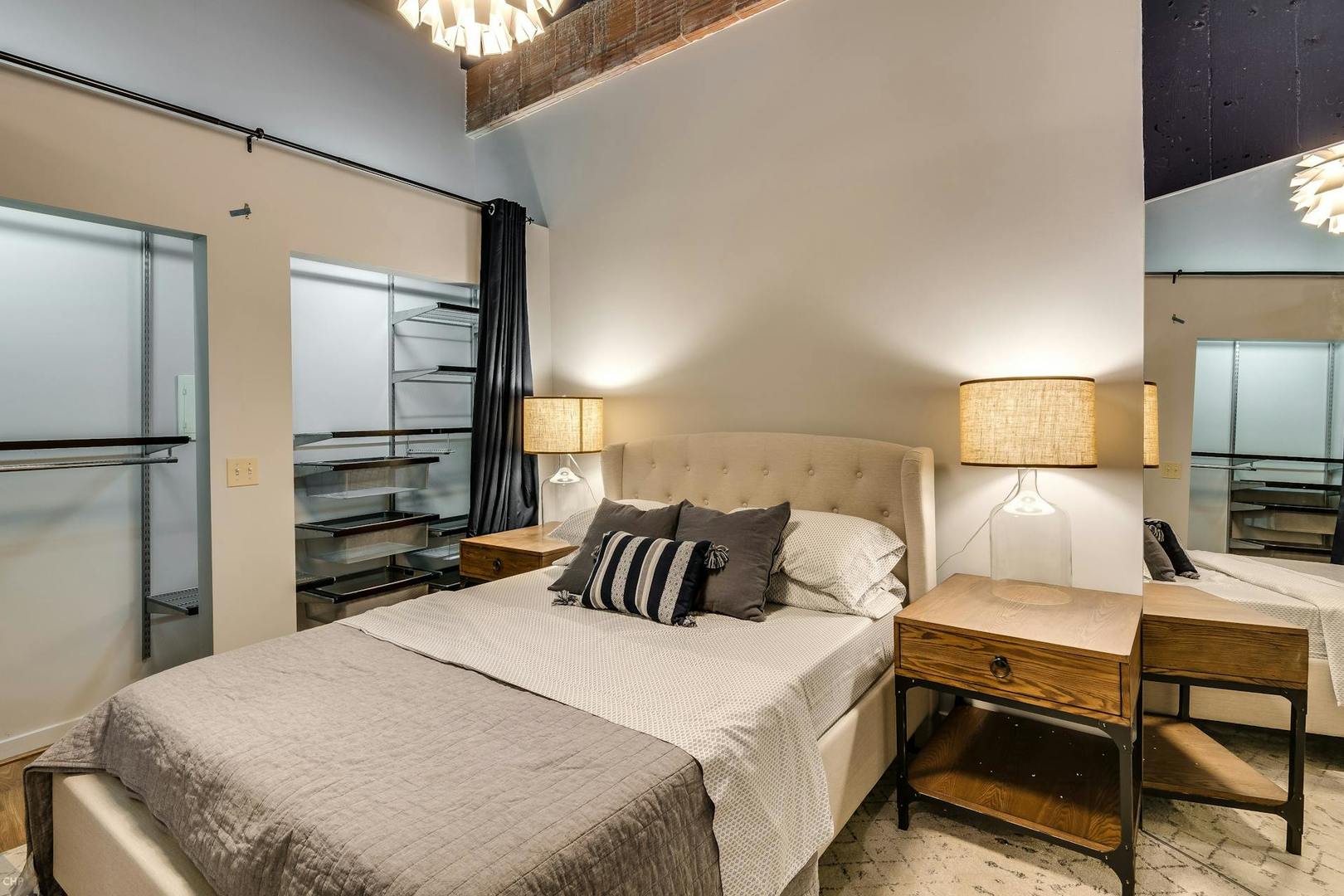 20 N State Street Unit: 708