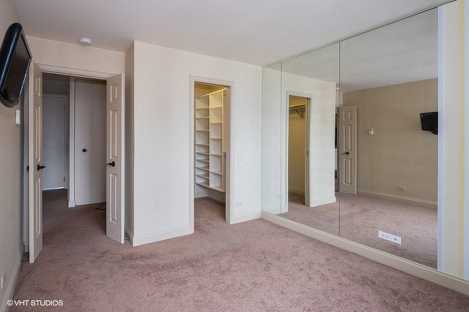 400 E RANDOLPH Street Unit: 3504