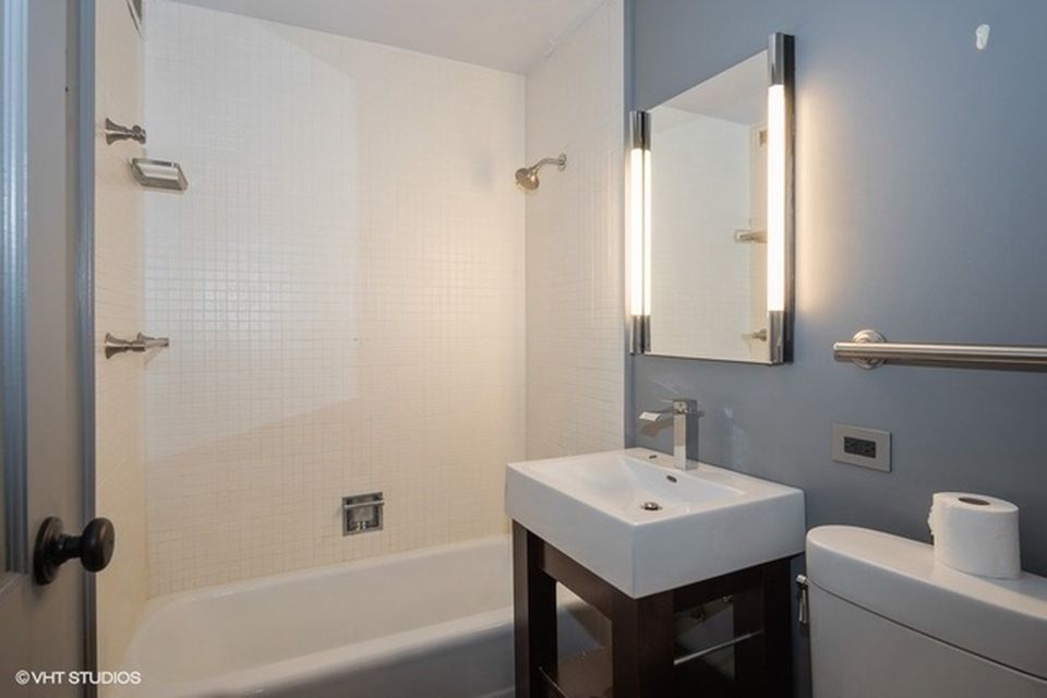 400 E RANDOLPH Street Unit: 3504