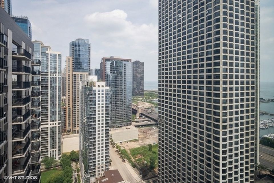 400 E RANDOLPH Street Unit: 3504