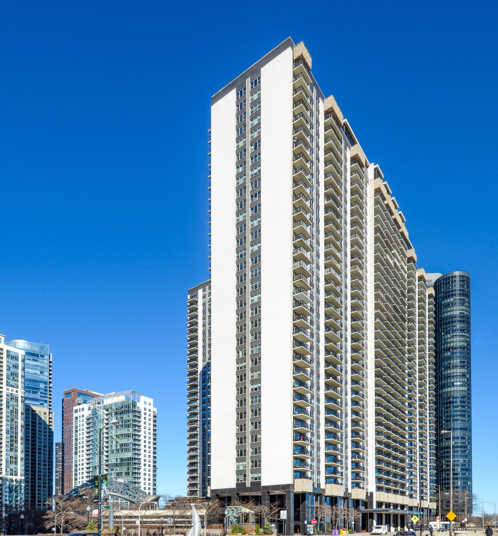 400 E RANDOLPH Street Unit: 3504