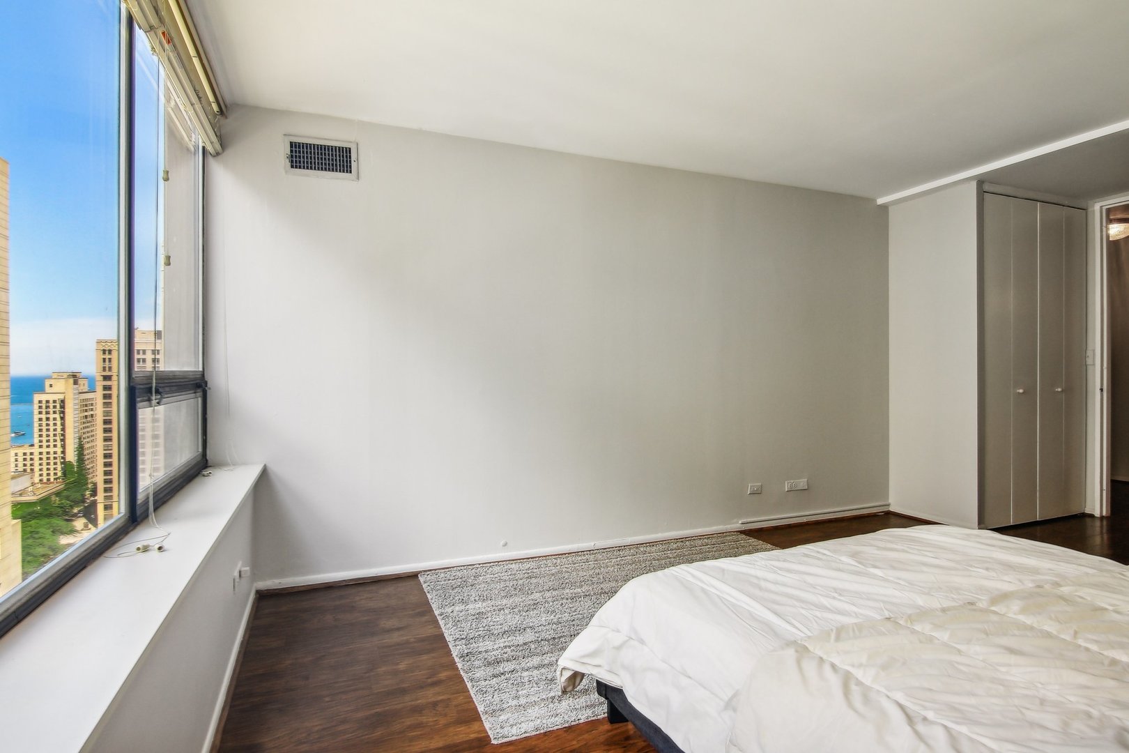 233 E ERIE Street Unit: 2201