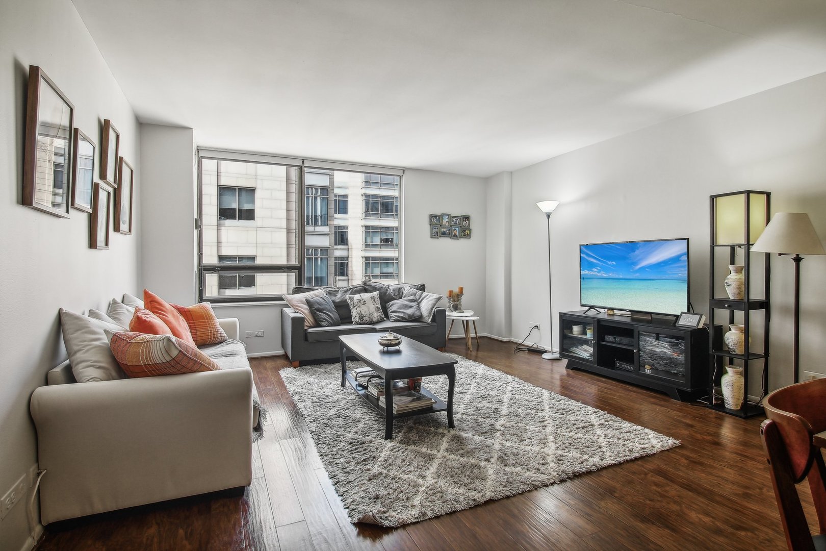 233 E ERIE Street Unit: 2201