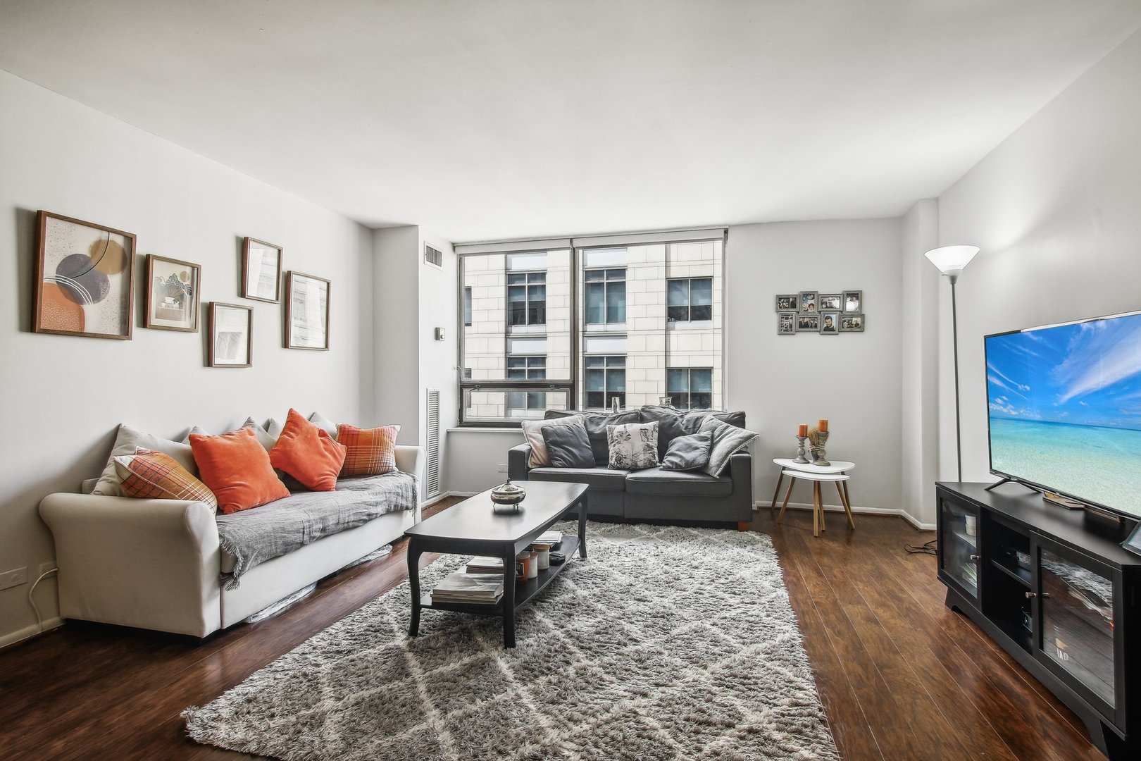 233 E ERIE Street Unit: 2201