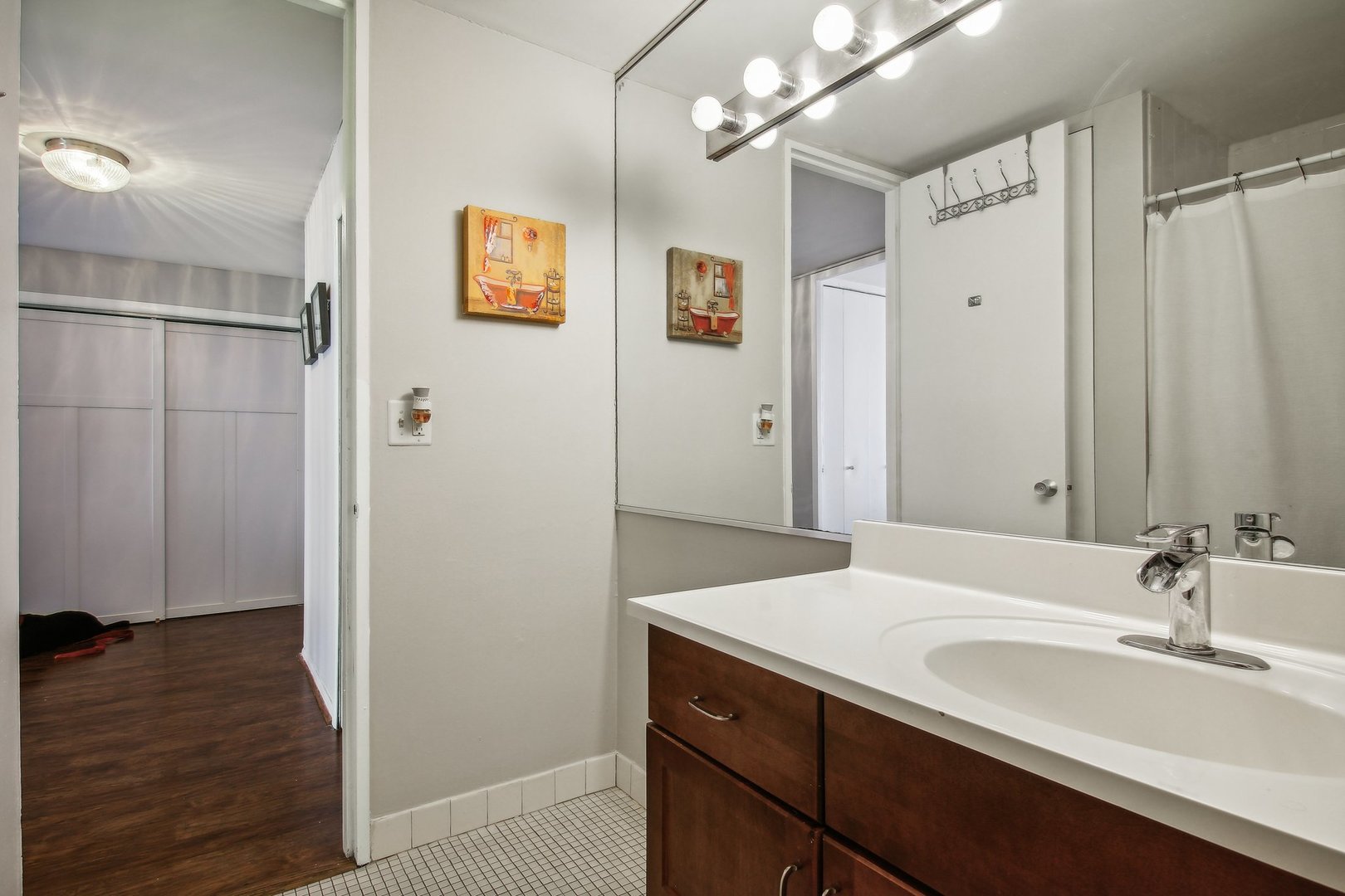 233 E ERIE Street Unit: 2201