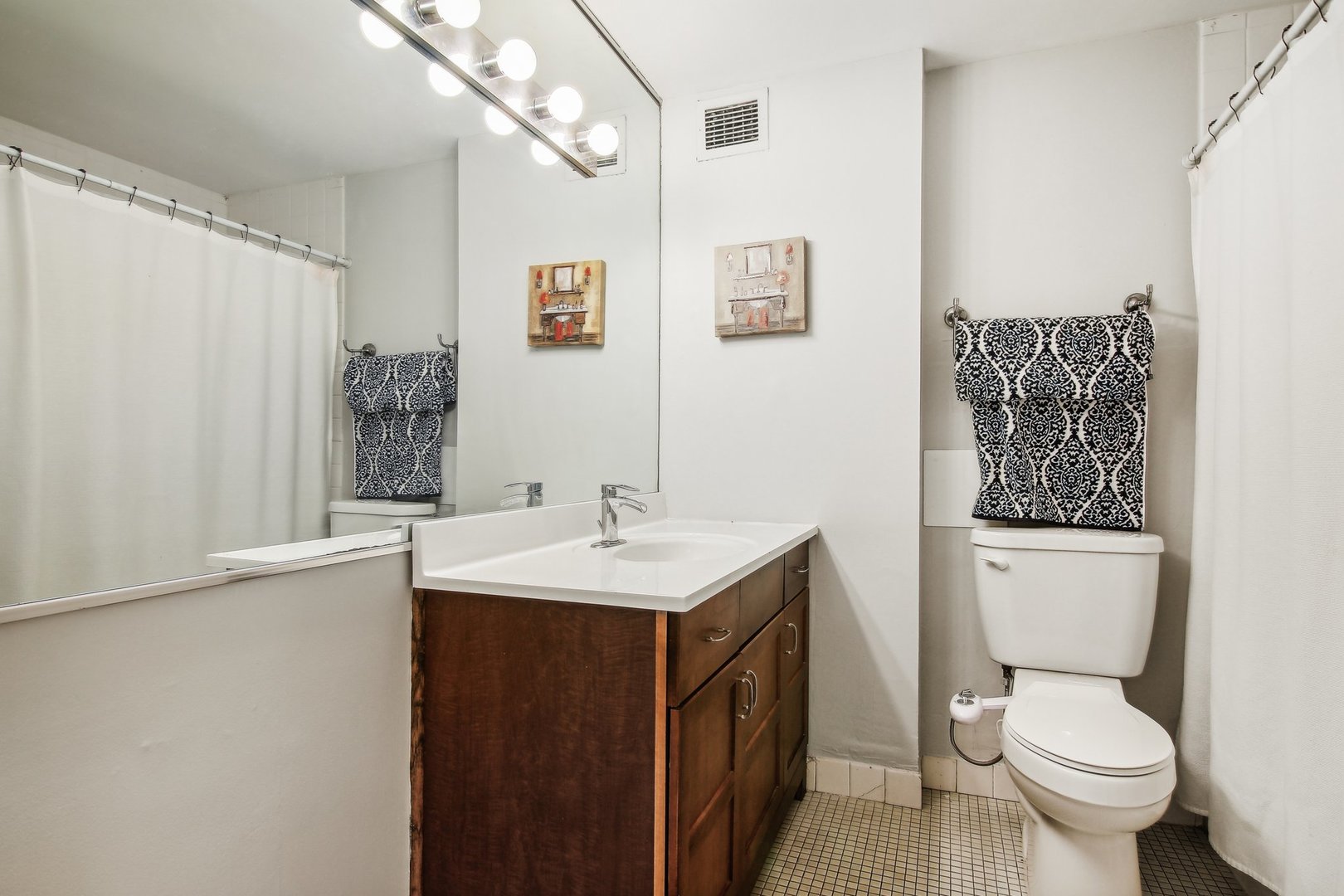 233 E ERIE Street Unit: 2201