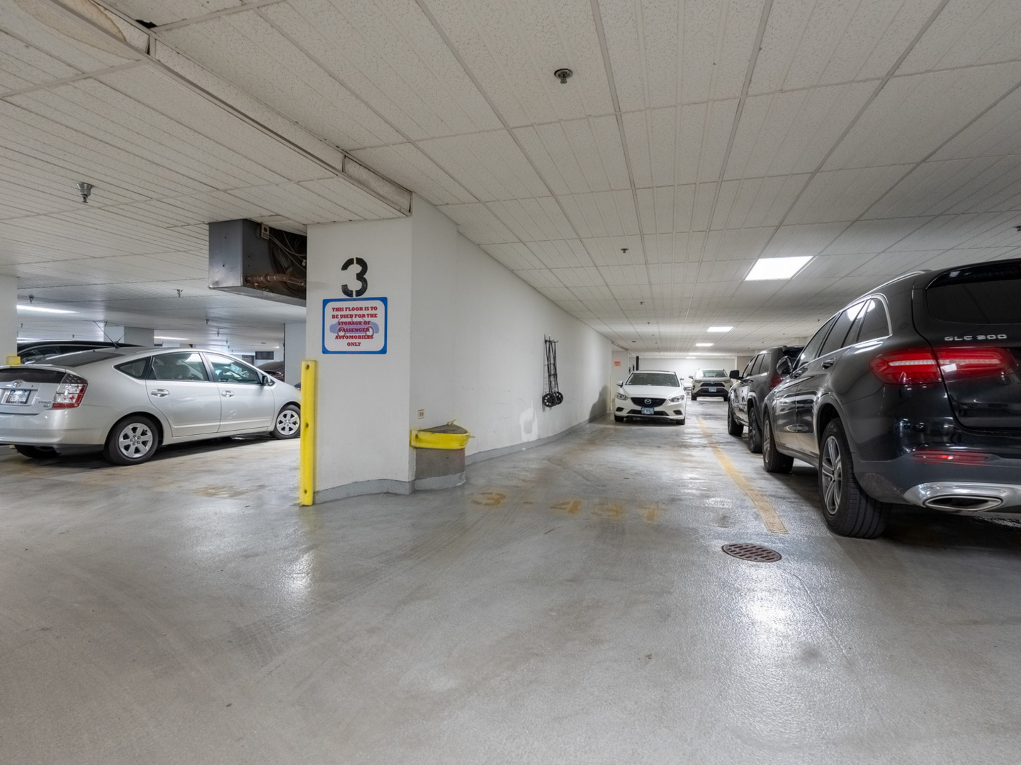 910 S Michigan Avenue Unit: 402