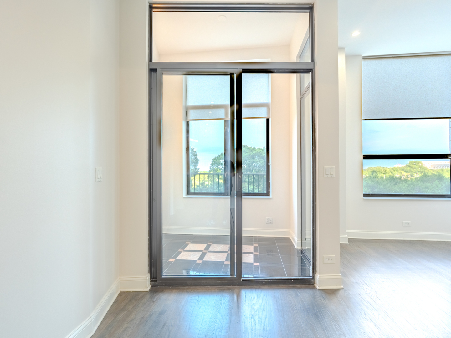 910 S Michigan Avenue Unit: 402