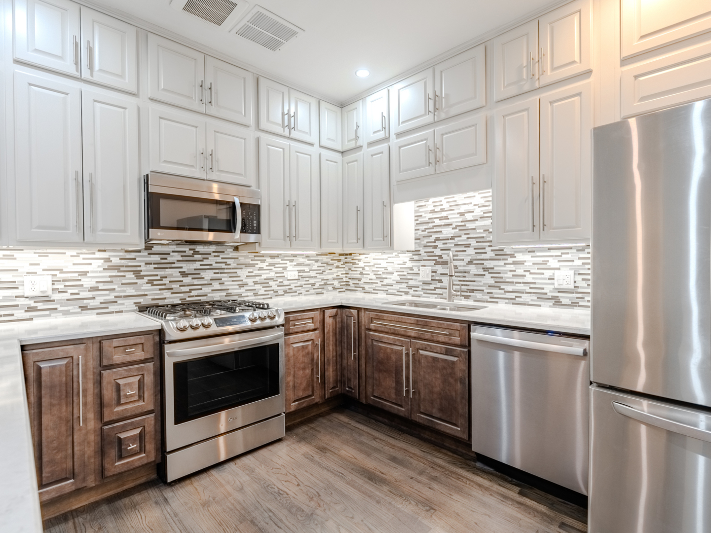 910 S Michigan Avenue Unit: 402