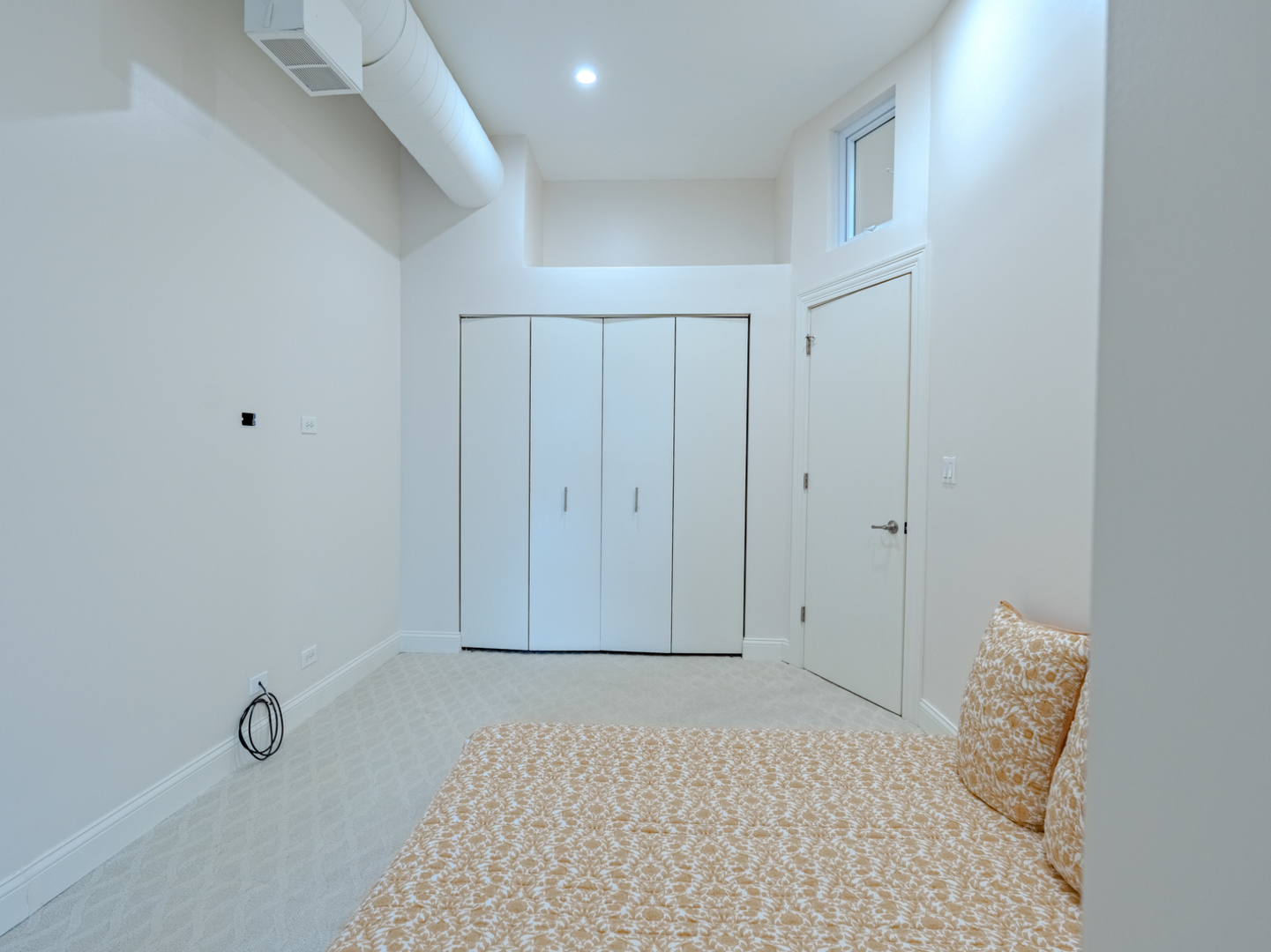 910 S Michigan Avenue Unit: 402