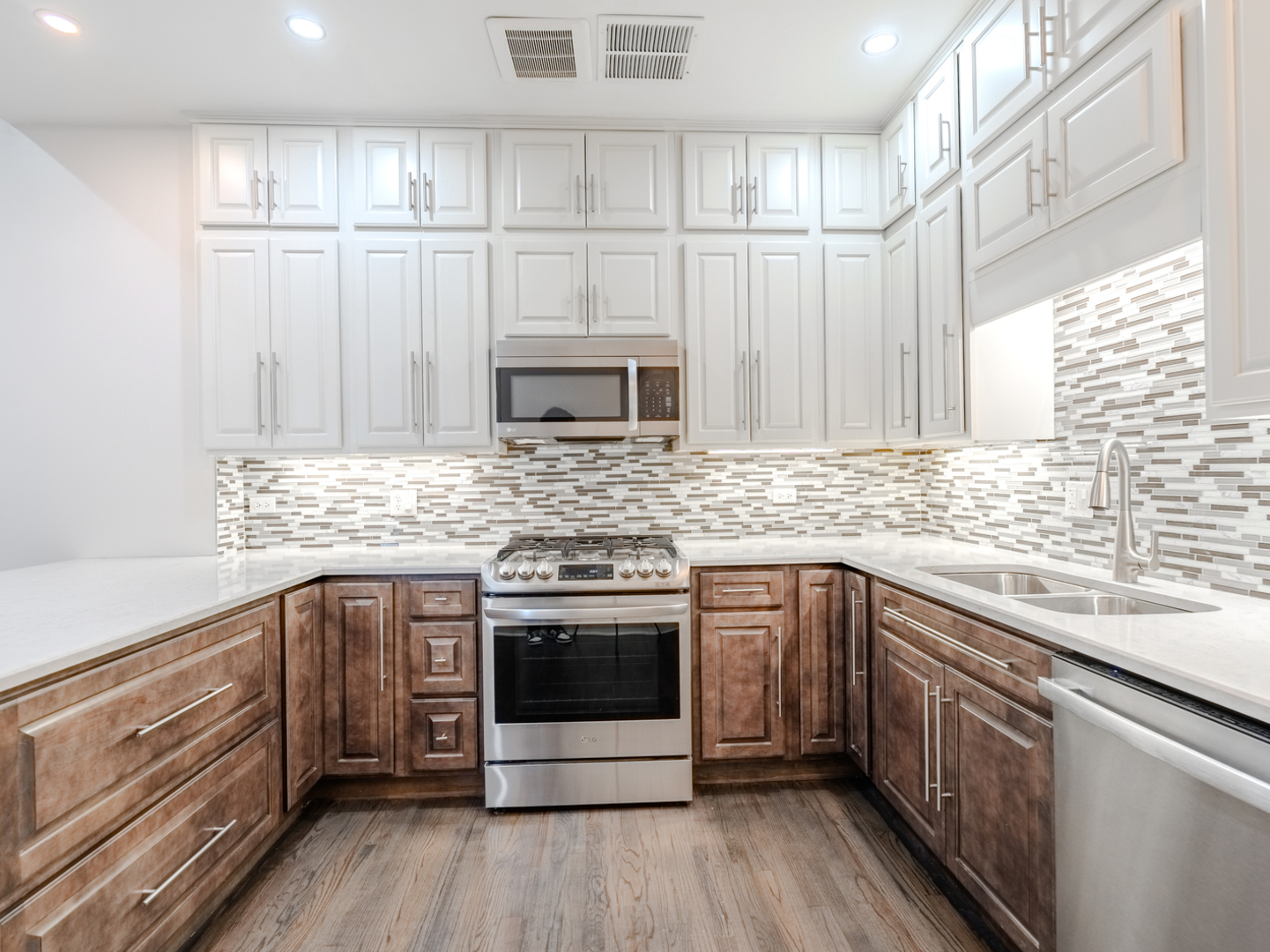 910 S Michigan Avenue Unit: 402