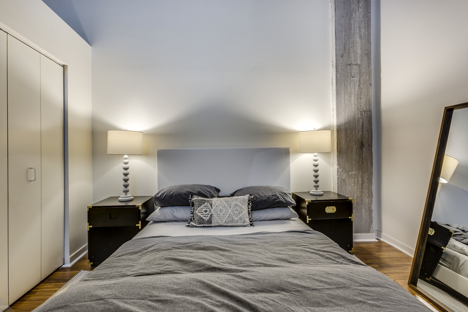 20 N STATE Street Unit: 910