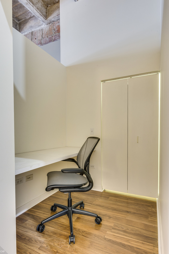 20 N STATE Street Unit: 910