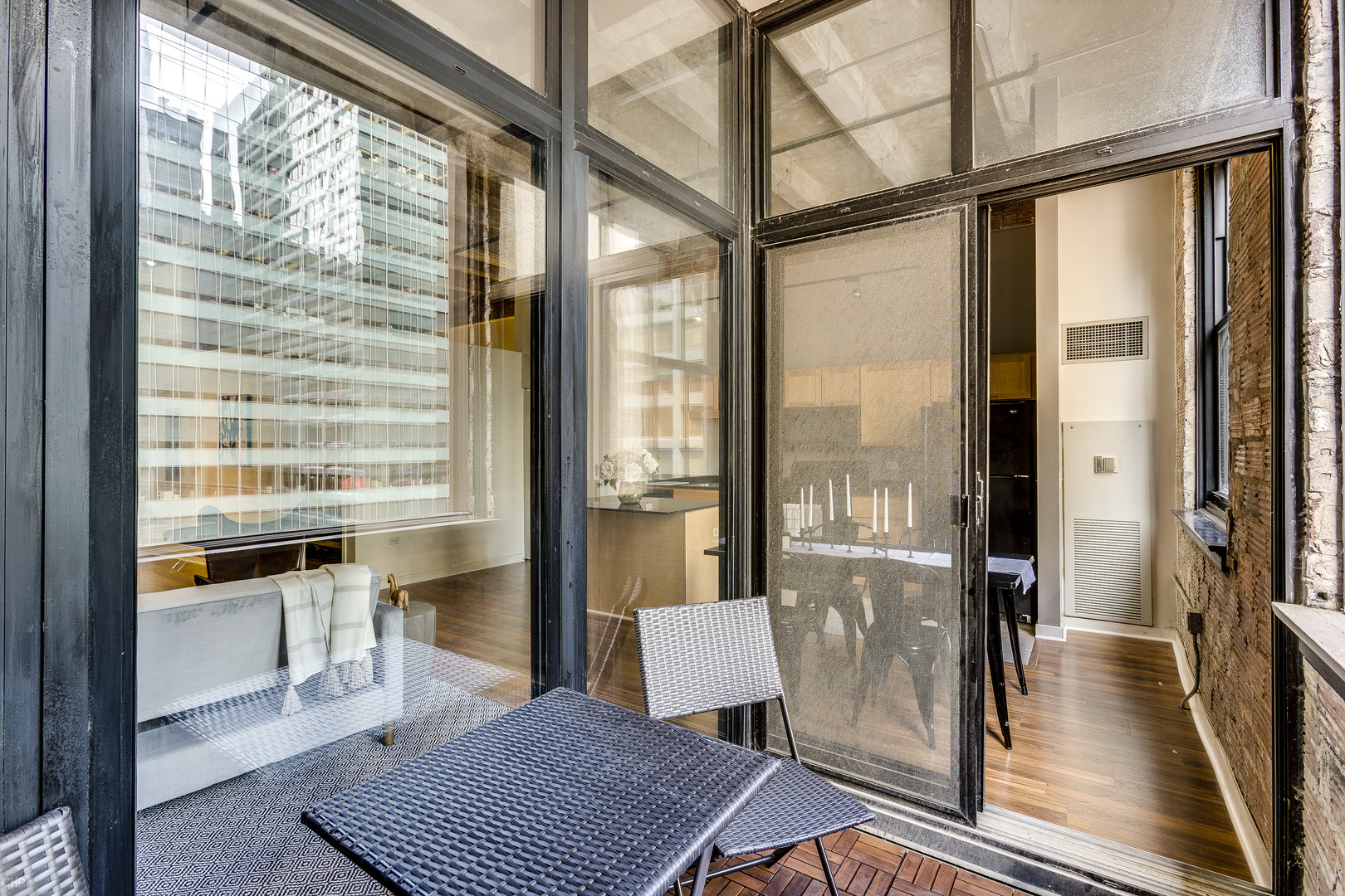 20 N STATE Street Unit: 910