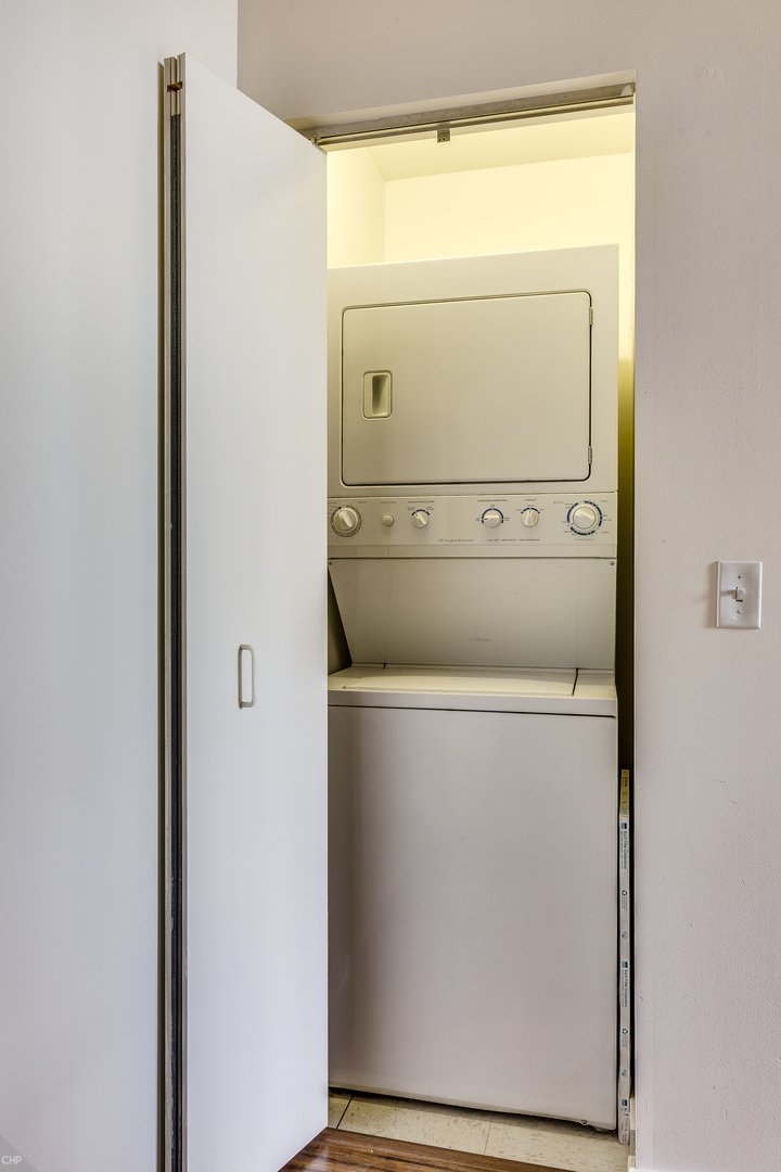 20 N STATE Street Unit: 910