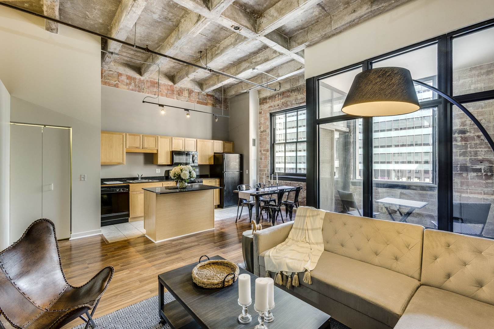 20 N STATE Street Unit: 910