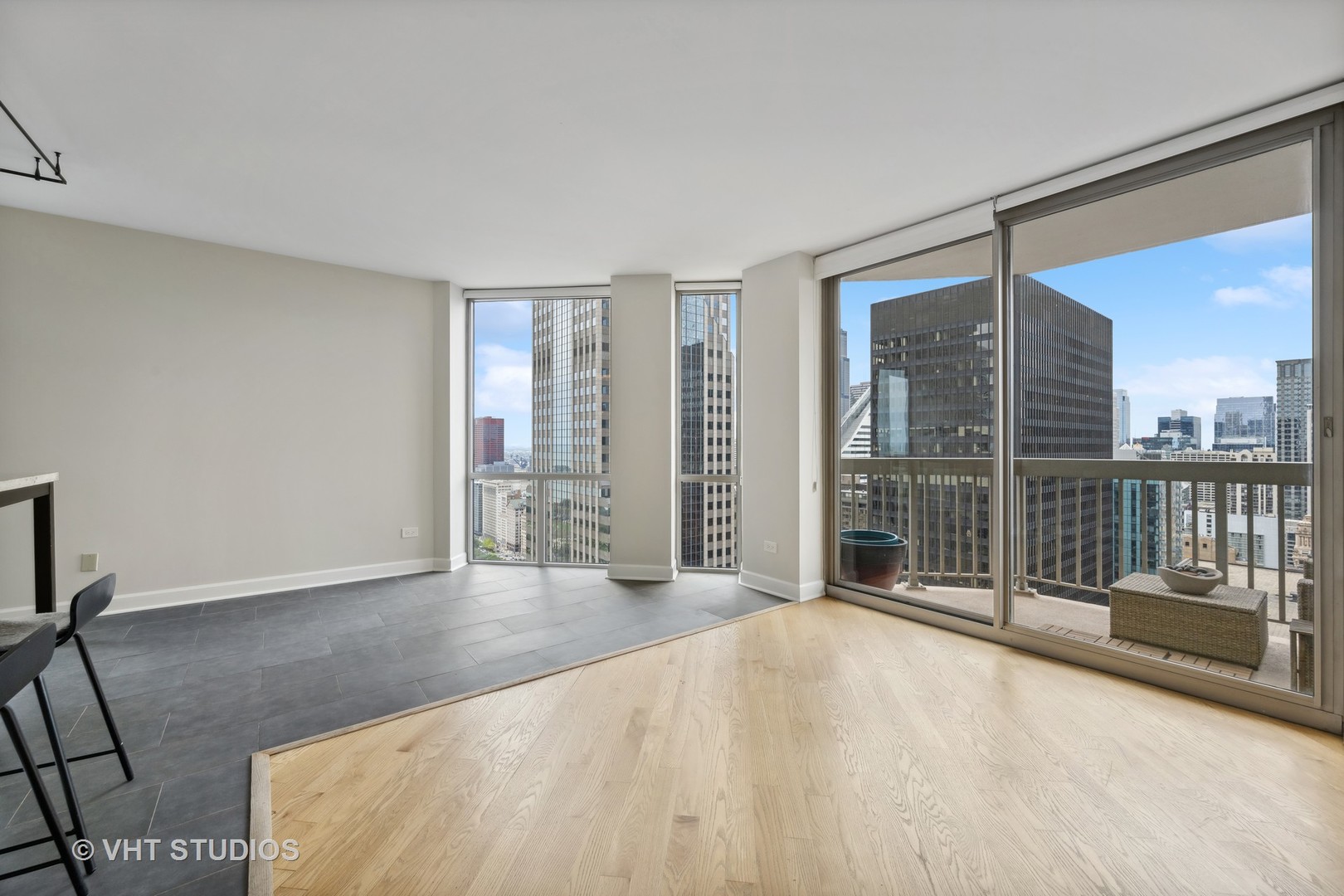 222 N COLUMBUS Drive Unit: 4402