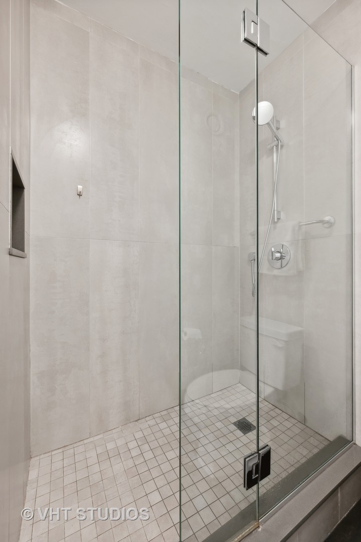 222 N COLUMBUS Drive Unit: 4402