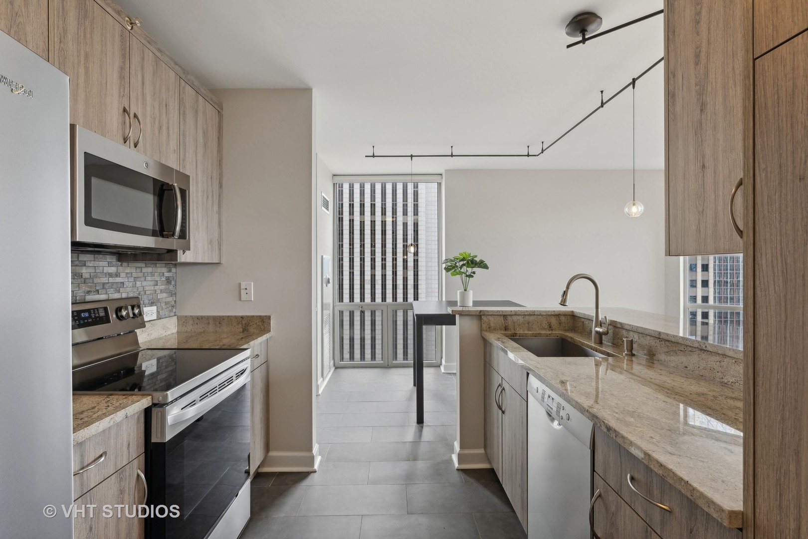 222 N COLUMBUS Drive Unit: 4402